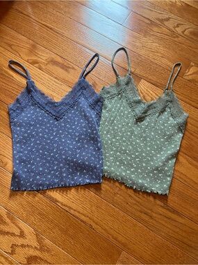 American Eagle Floral Cropped Tanks